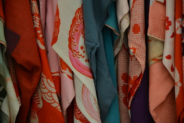 Quelles croisières permettent de visiter des sites historiques de la Route de la Soie?